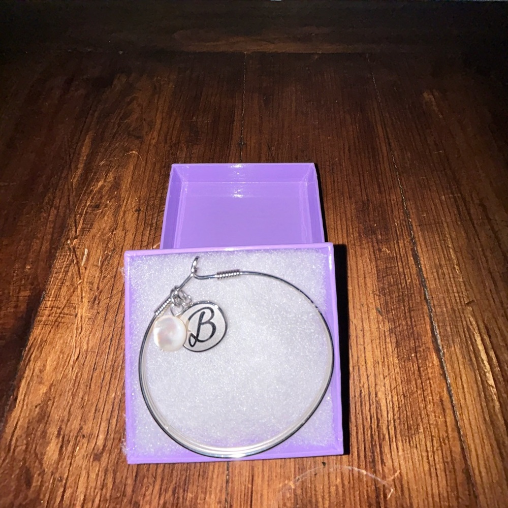 Elegant Silver Bracelet with Pearl Charm